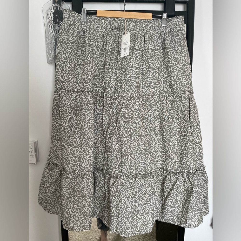 UpWest New with Tags Green Floral Linen/ Cotton Blend Skirt